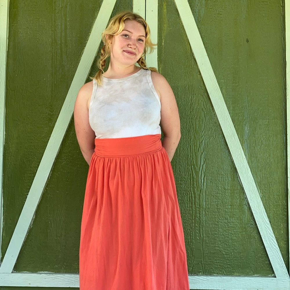 Super cute midi skirt